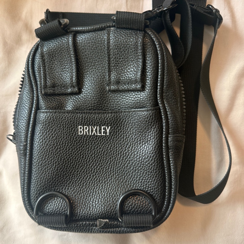 LEATHER MIDNIGHT CROSSBODY SLING - Picture 2 of 4
